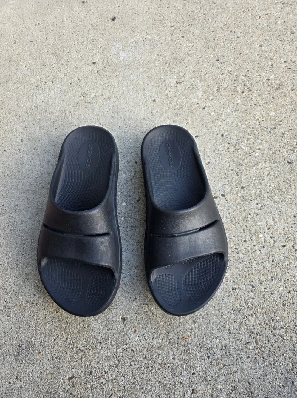 Oofos OOah Slide Sandals in Black Women 6